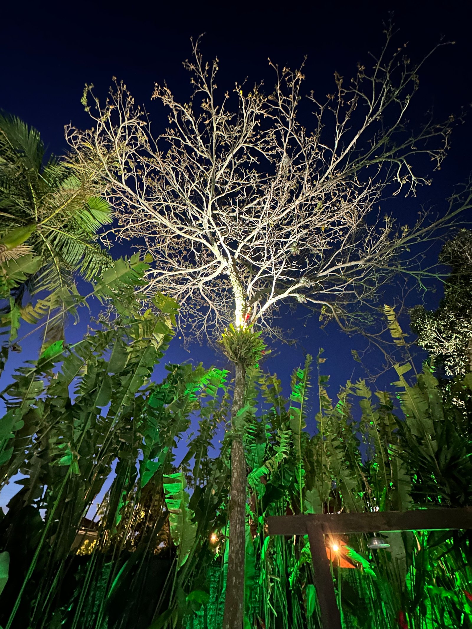 Área de jogos do Hotel com mesa de sinuca