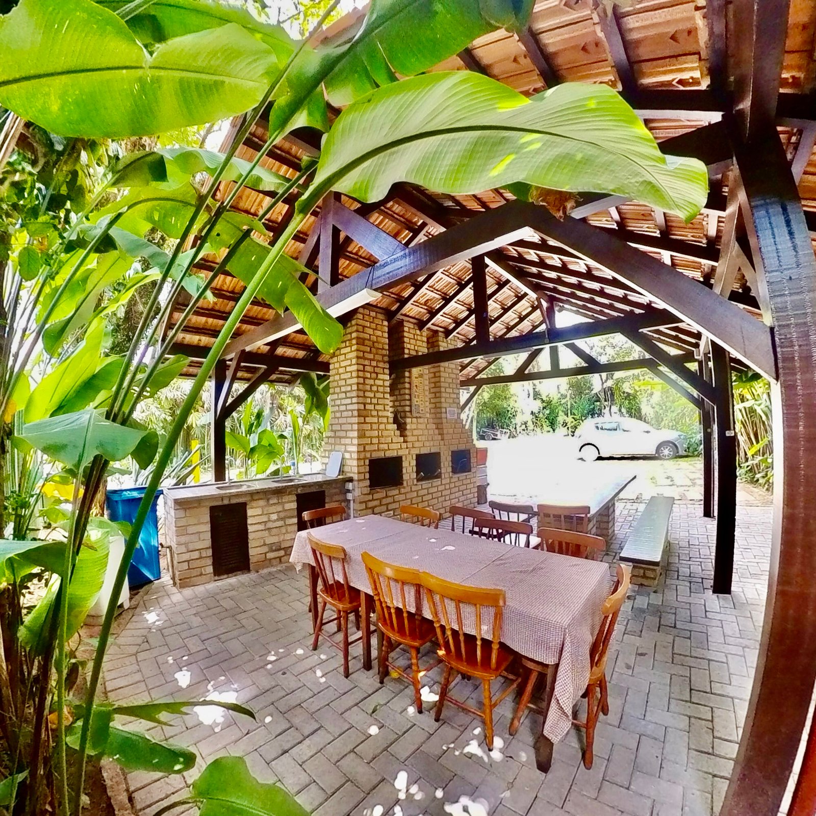 Área de convivência do Hotel com ambiente natural