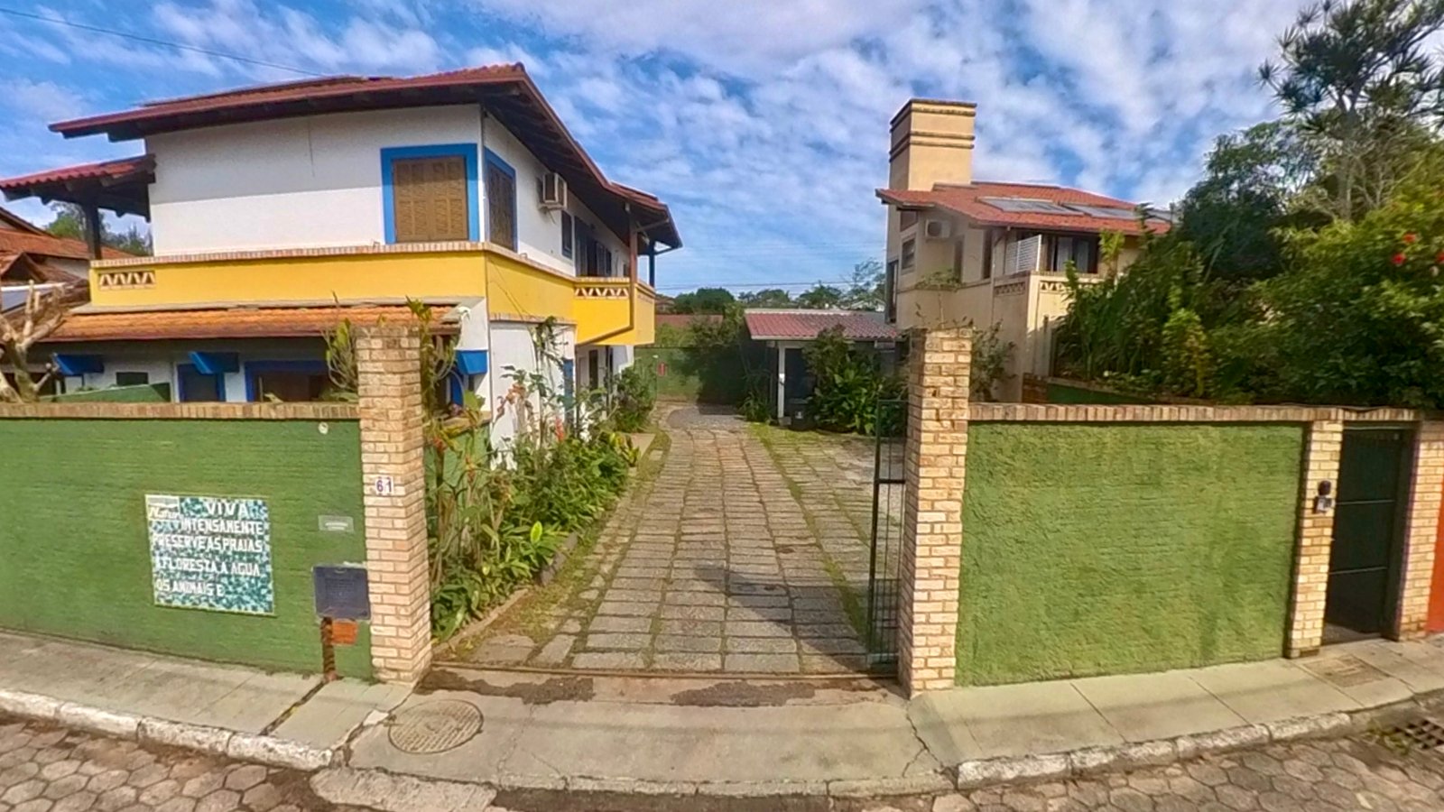 Estacionamento e Jardim 1
