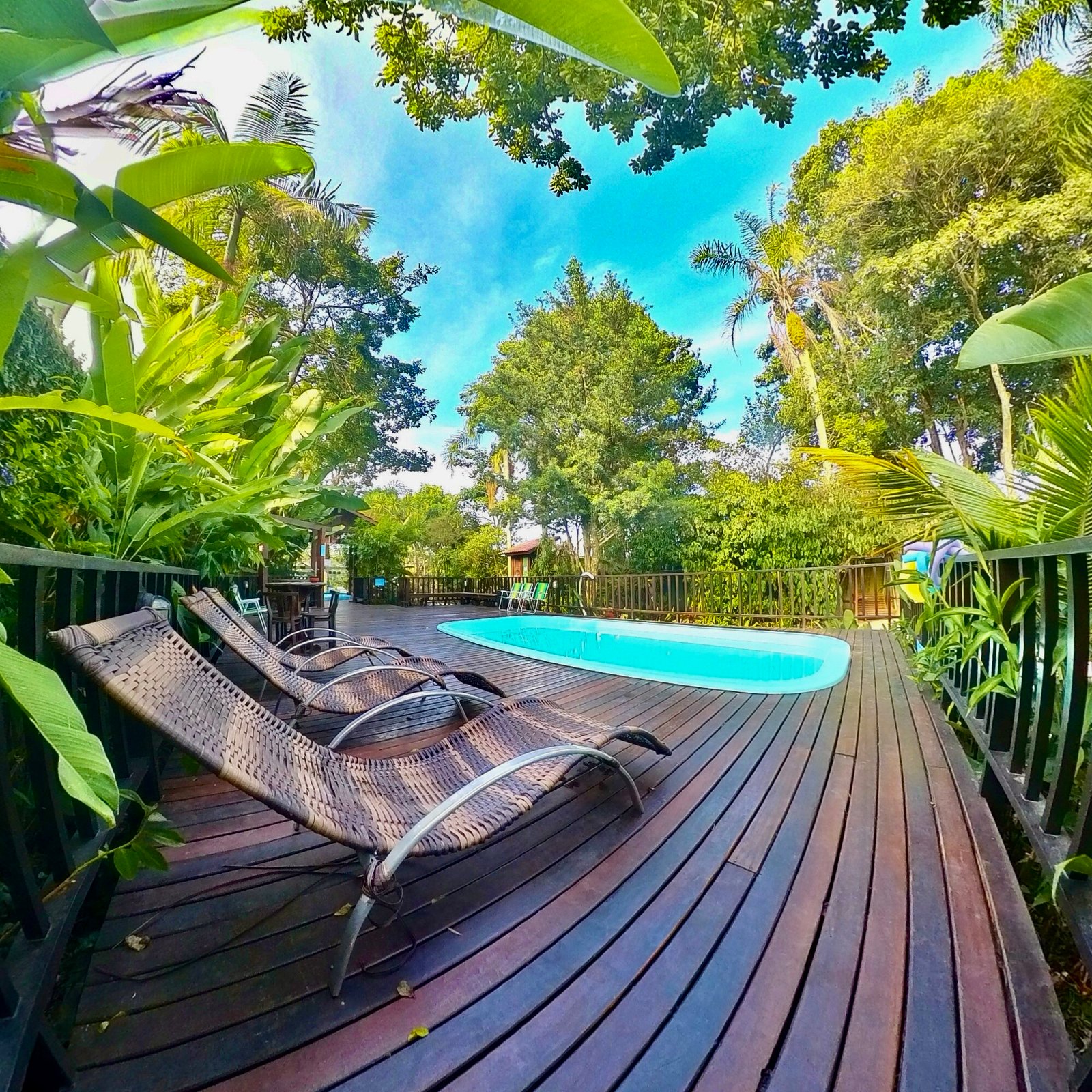 Piscina ao ar livre 6