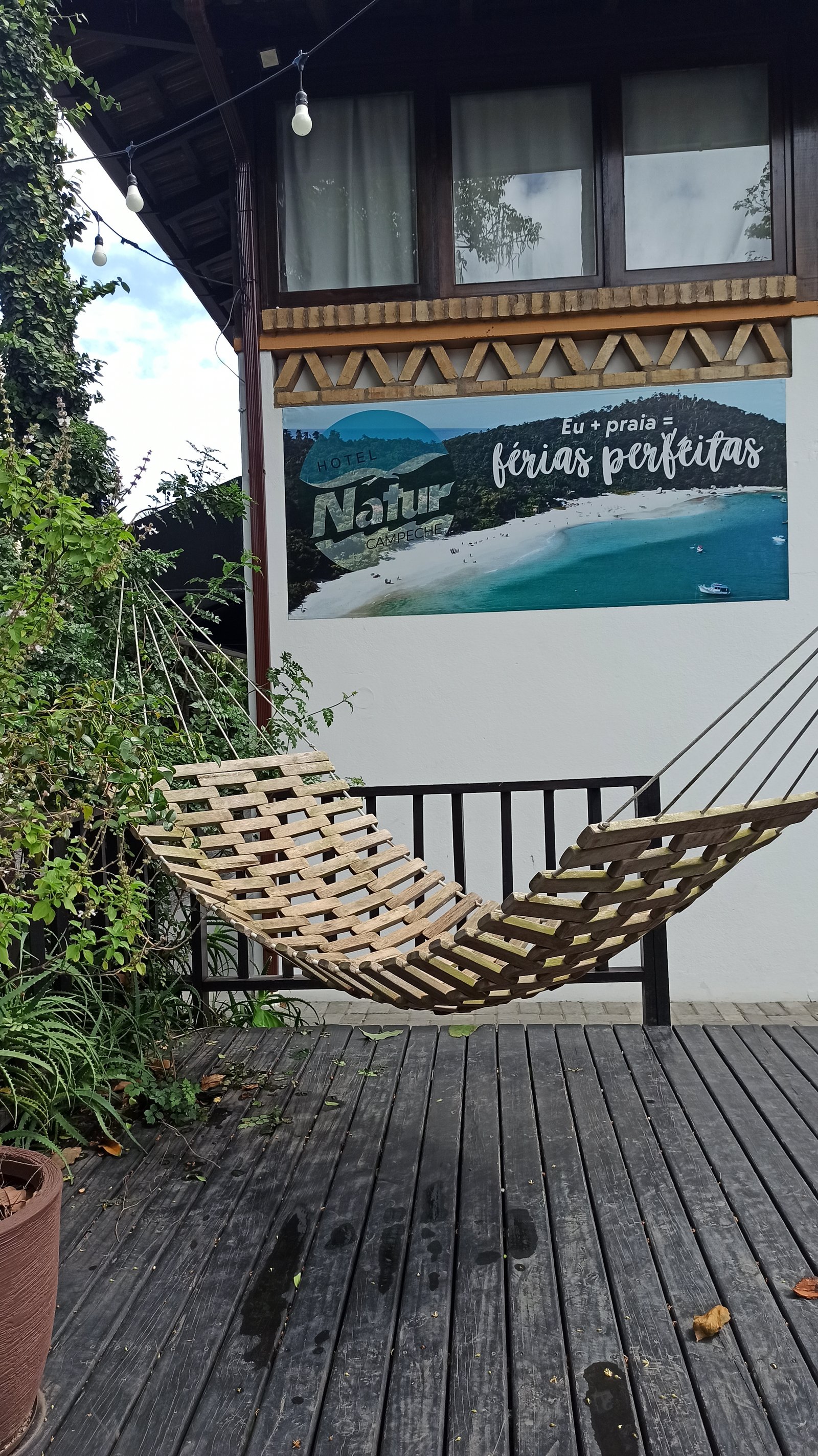 Jardim com redes do Hotel Natur Campeche 3