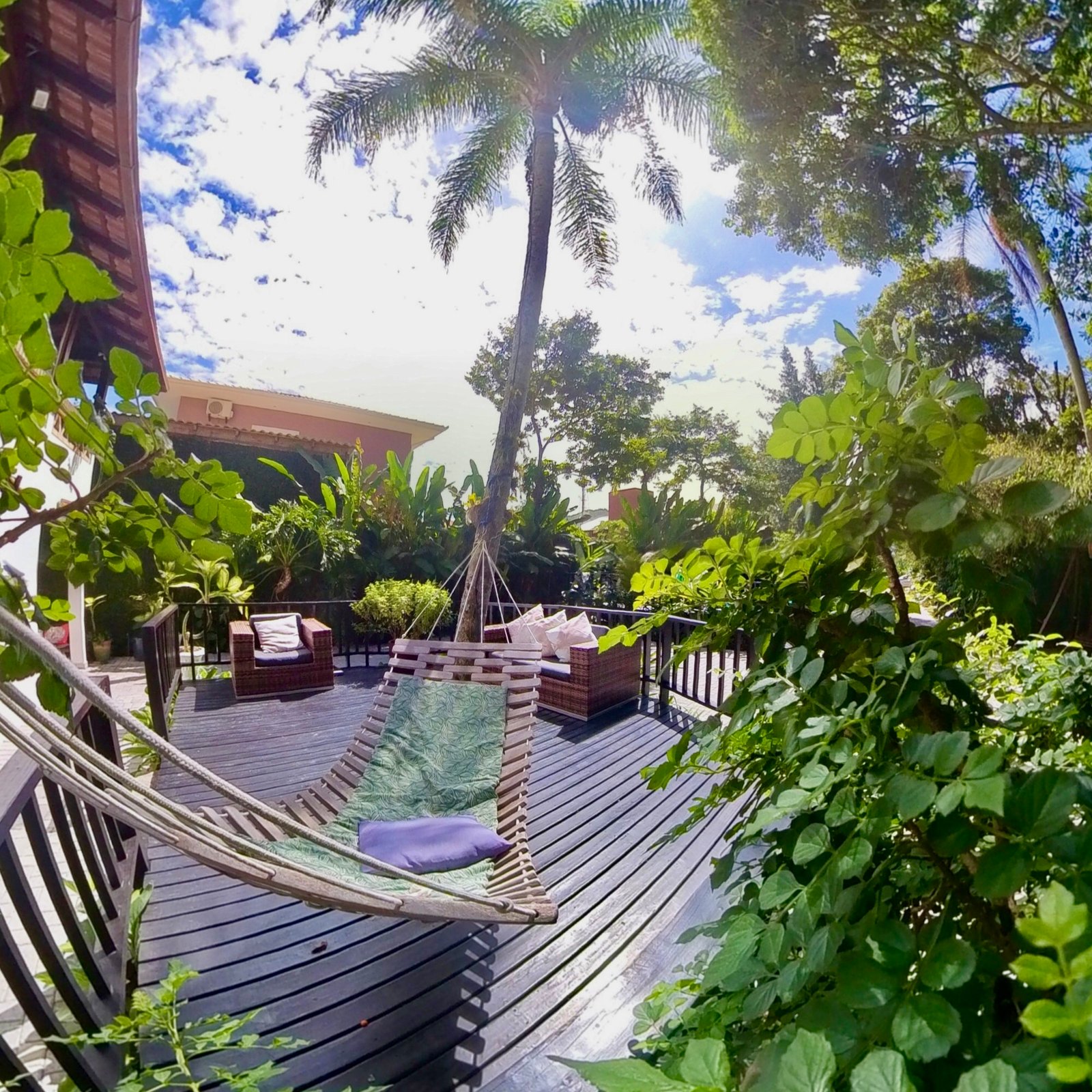 Jardim com redes do Hotel Natur Campeche 7