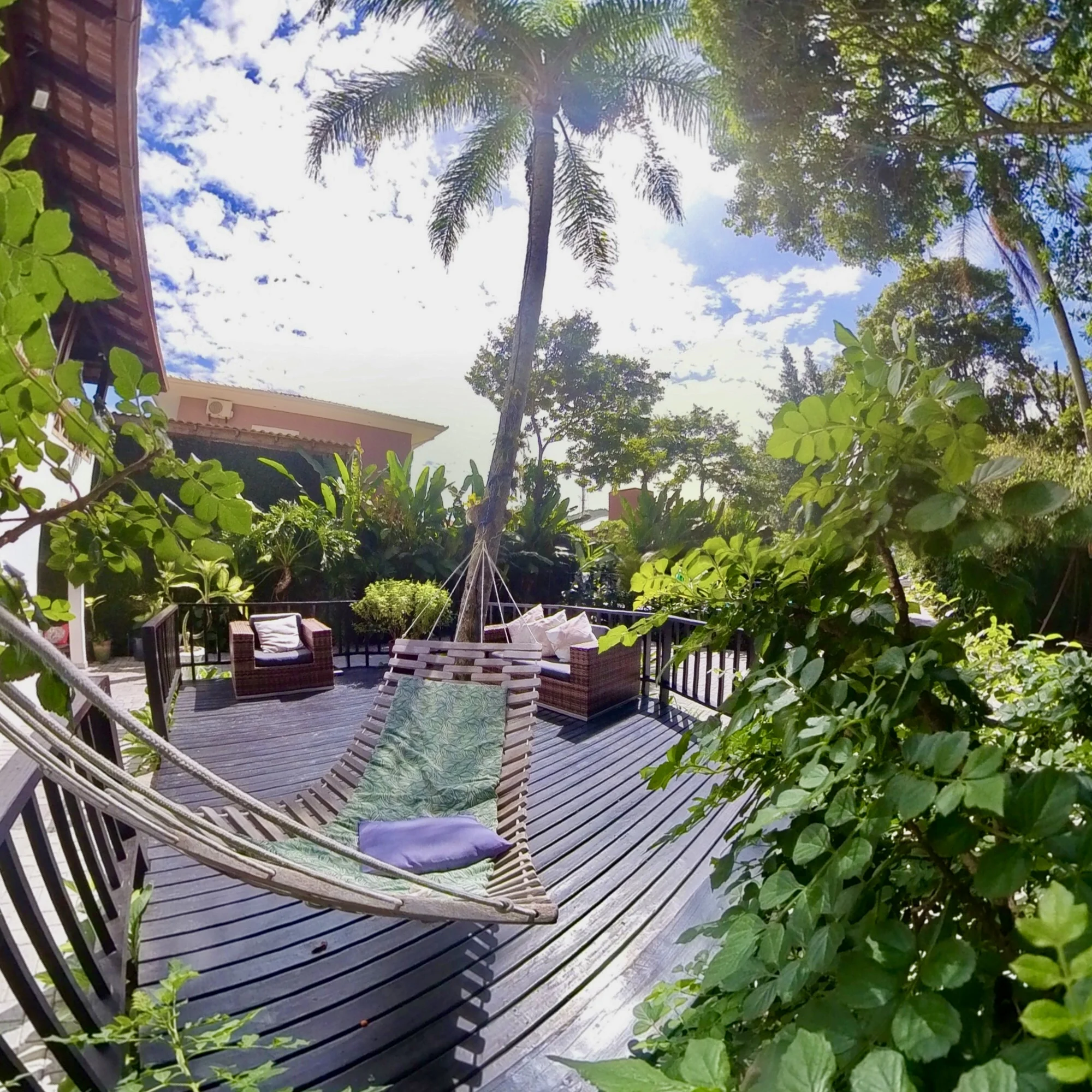 Jardim com redes do Hotel Natur Campeche 7
